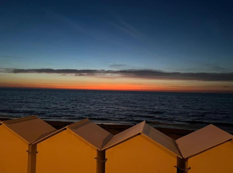 Ferienwohnung Sur La Plage / Enjoy The Beach Cabourg Exterior foto